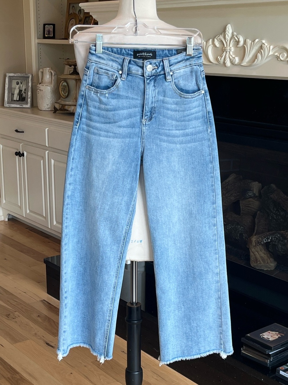 Social Threads Risen Jeans Light Wash Wide Leg Crop Jeans Frayed Hem - Women